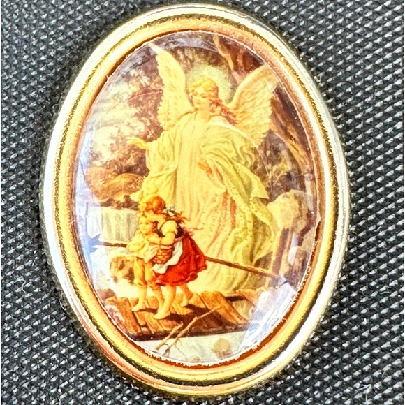 Religious Angle Looking Over Children lapel pin small Costume Jewelry - Picture 4 of 9